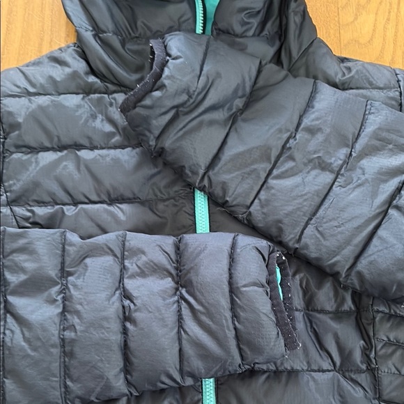 Patagonia Dark Blue Hooded Jacket with Light Blue Details size xs - Picture 5 of 5